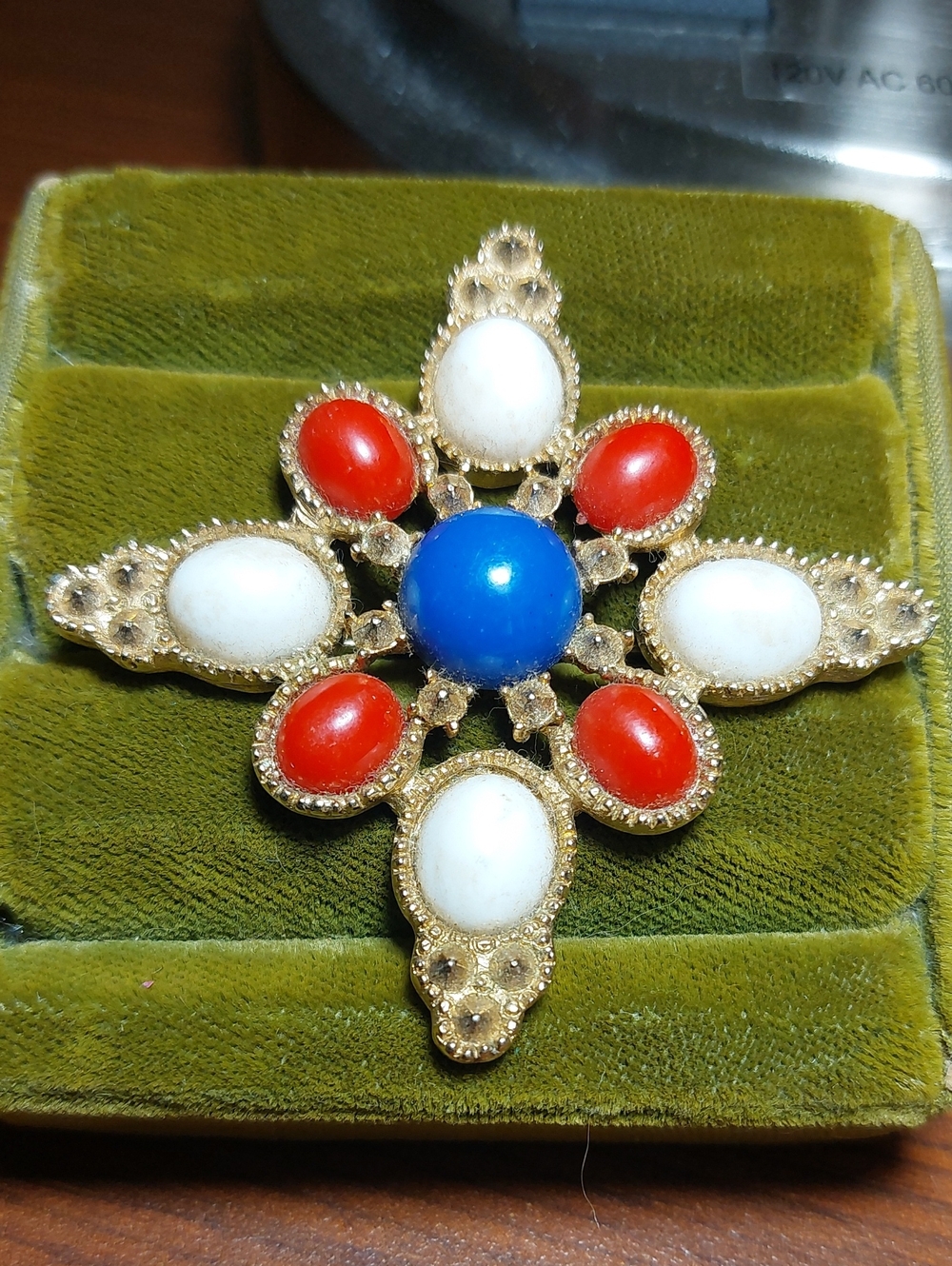 💜5/$25 Vintage Signed Sarah Coventry Americana Maltese Cross Brooch Pin